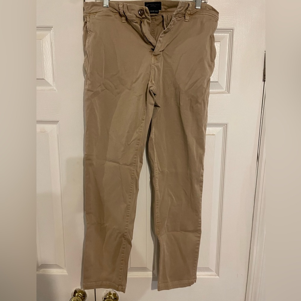 American Eagle men’s khakis size 32x32